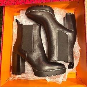 TORY BURCH Chelsea Boots Size 5.5